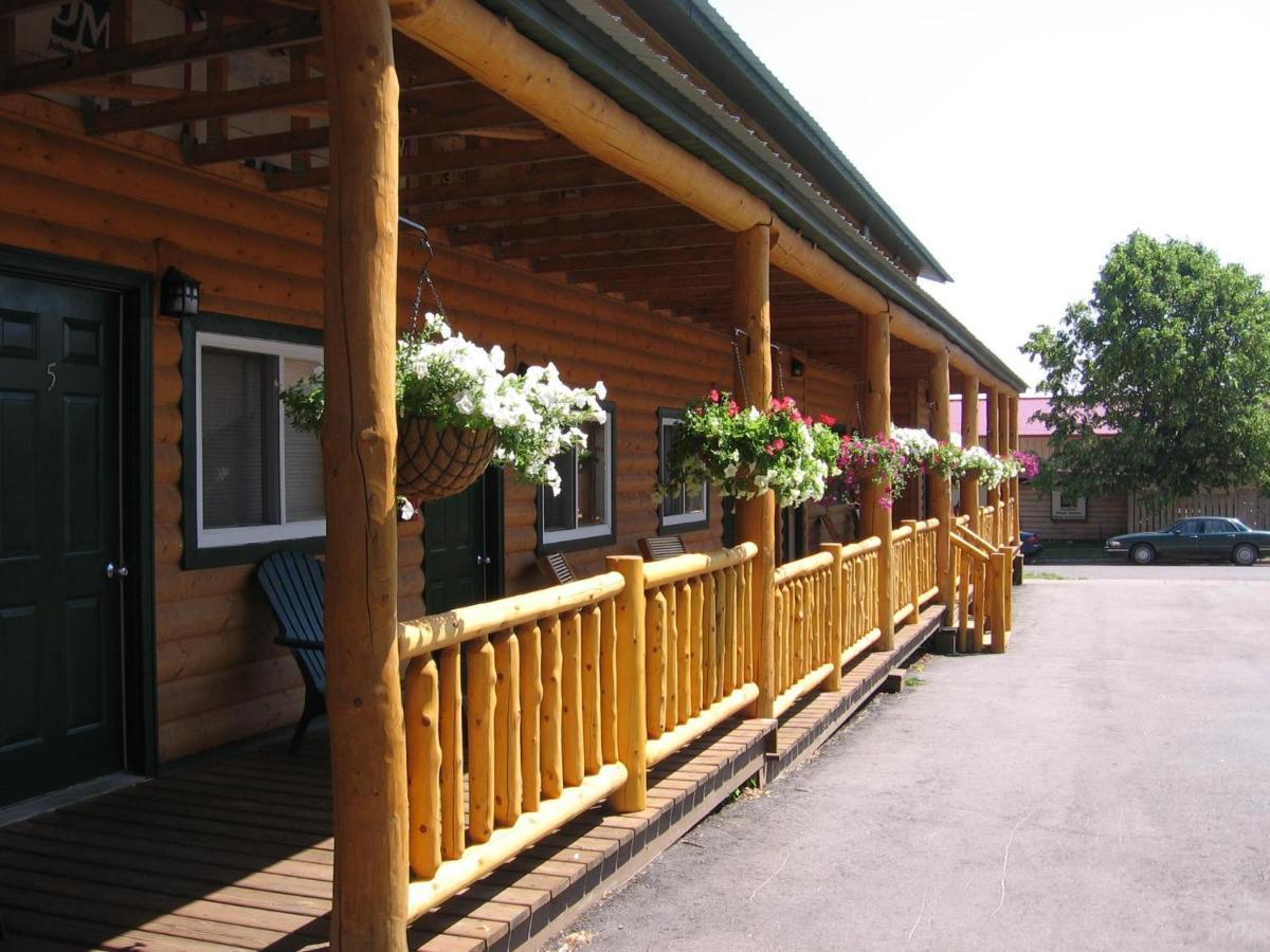 Adventure Inn Ely Exterior photo